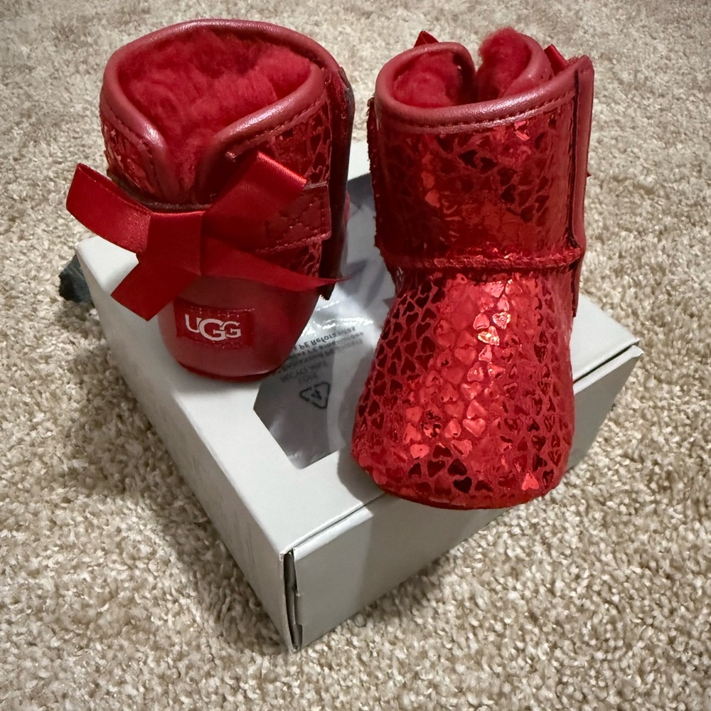 UGG Jesse Bow Gel Hearts